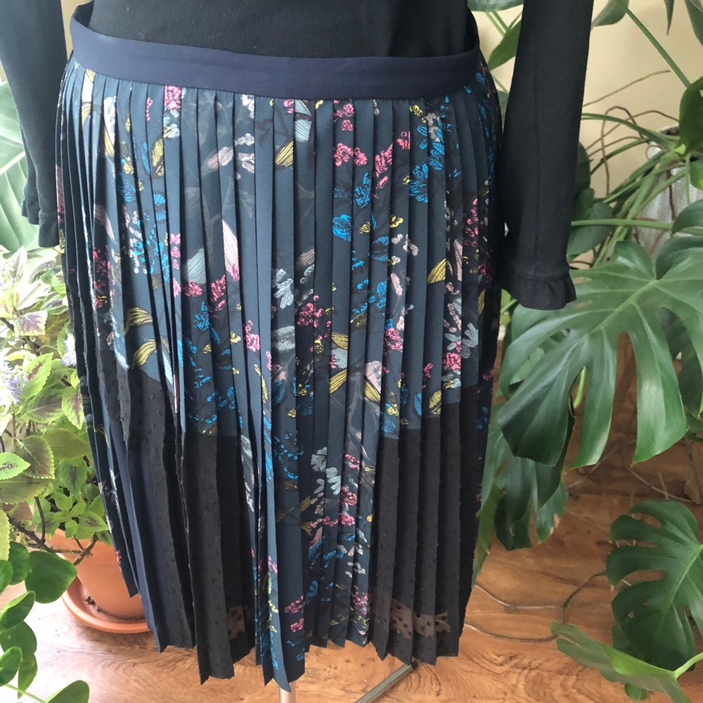 BANANA REPUBLIC FLORAL SKIRT SIZE 0 NWT